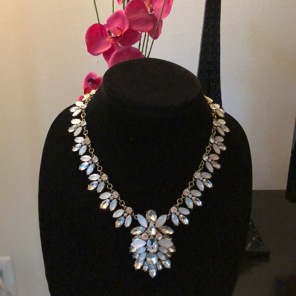 Gorgeous Statement Necklace rhinestone crystals
